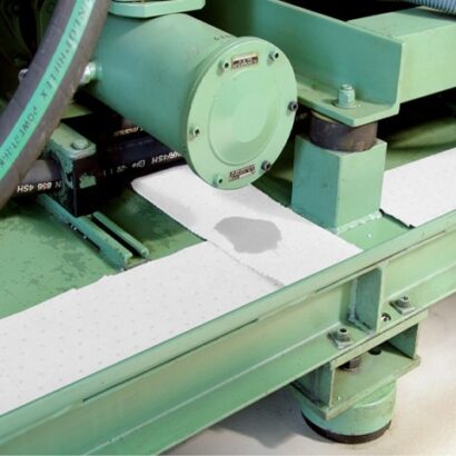 Dywan gruby, wzmocniony i perforowany