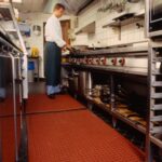 Mata gastronomiczna czerwona (91x152cm)