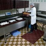 Mata gastronomiczna czerwona (91x152cm)