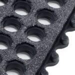 Modułowa mata antypoślizgowa z otworami