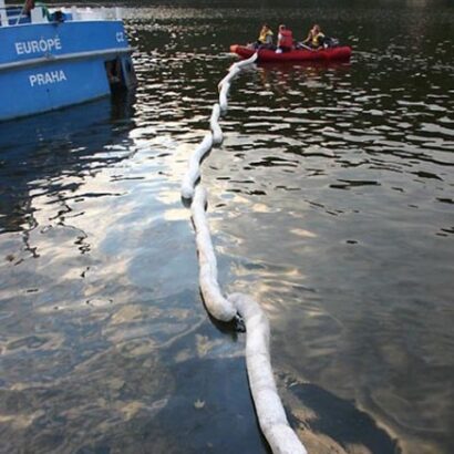 Pływająca zapora wodna